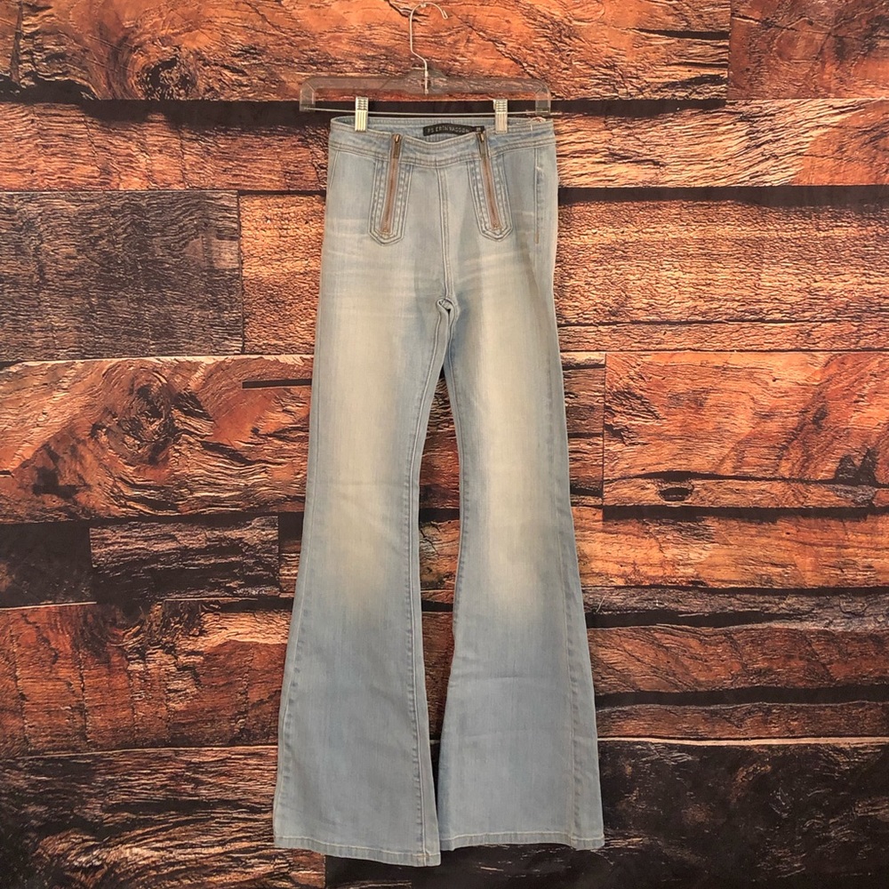 🚨NWT High Waisted Flared Jeans! 🚨